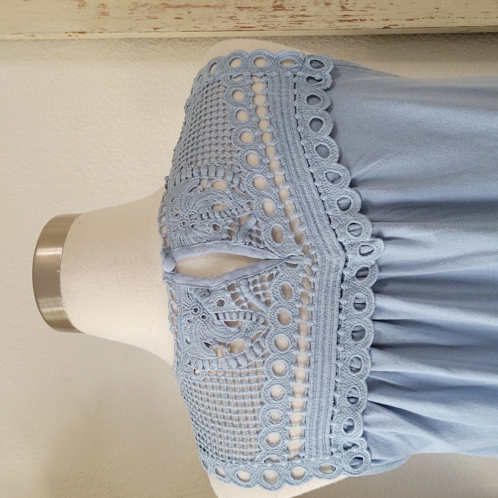 Anthropologie Flower and Feather  blue eyeler lace neck top twomen's size small - Picture 6 of 11